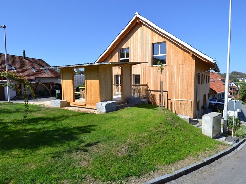 Familienhaus mit Einliegerwohnung - Perfekt als Generationenhaus oder zur Miete