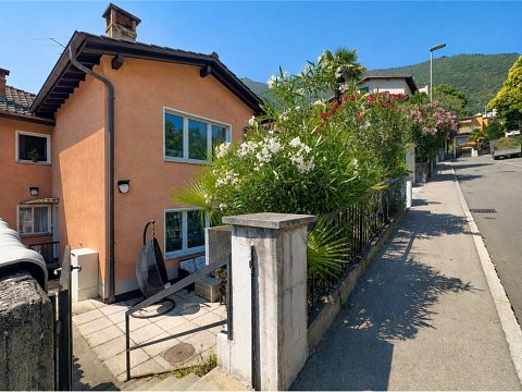 Charmantes Zweifamilienhaus und vielseitig nutzbar