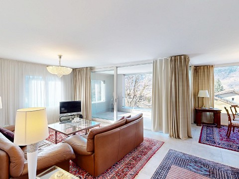 5½ Zimmerwohnung mit 2 Tiefgaragenplätzen und Disponibelraum