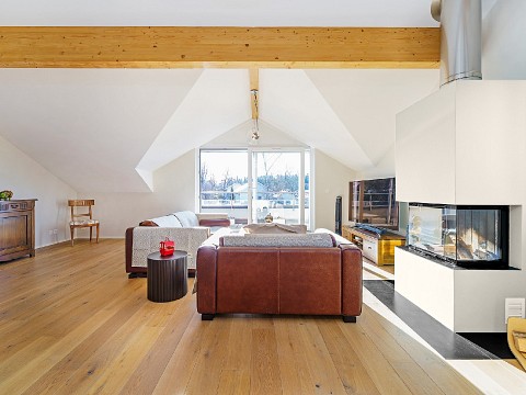 Mit Deckenhöhen von bis zu 3,9 m: eine wunderschöne Wohnung