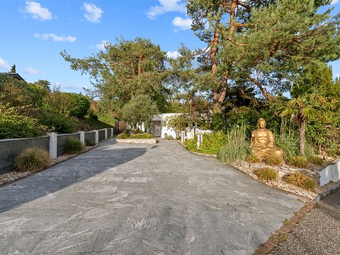Privatsphäre, Weitblick und Feriengefühl – grosszügiges 5½-Zimmer-Haus