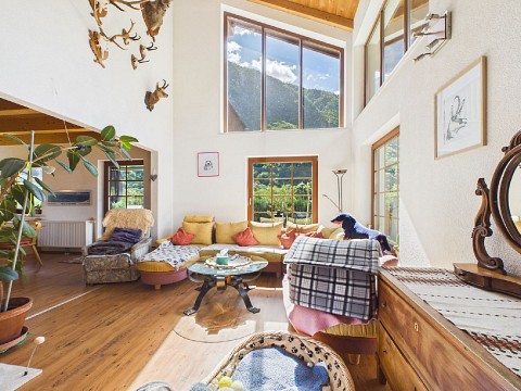 Modernes Einfamilienhaus mit eigener Sauna und schönem Garten
