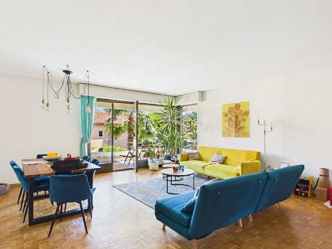 2 ½ Zimmerwohnung in Lugano mit grosser Terrasse und Tiefgarageparkplatz