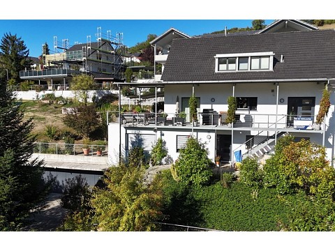 Grosszügiges EFH mit Einliegerwohnung
